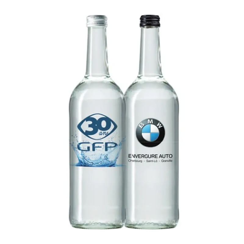 Glass bottle 750 ml with water