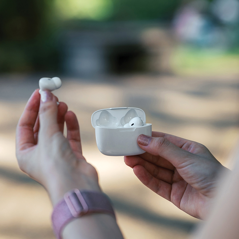 Wireless earbuds recycled plastic - Image 4