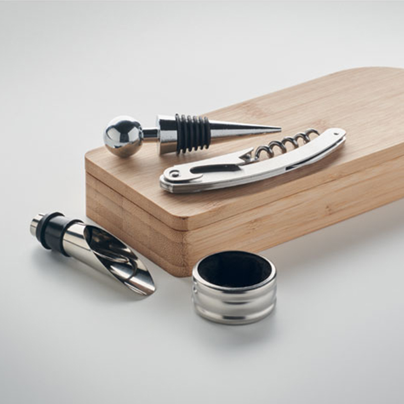 Wine set in bamboo box - Image 3