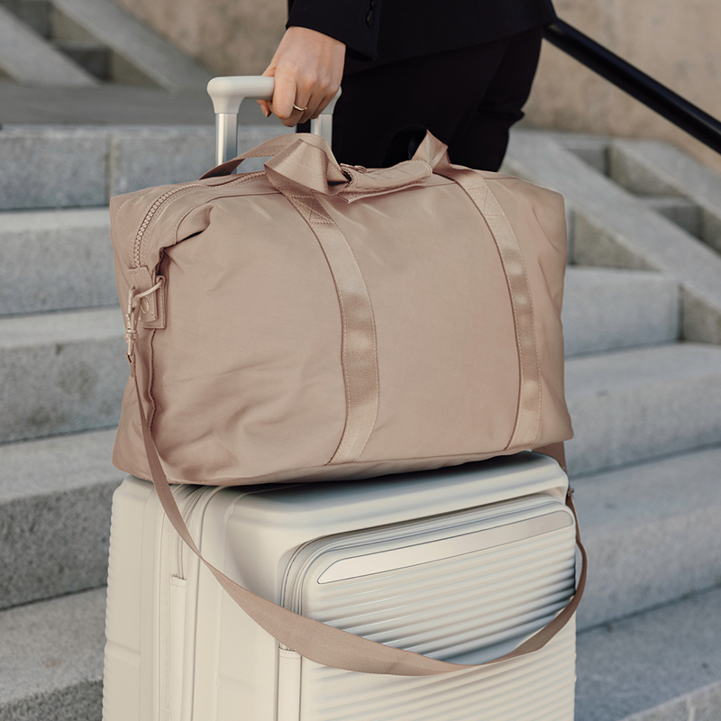 Luxury Recycled Weekend Bag - Image 4
